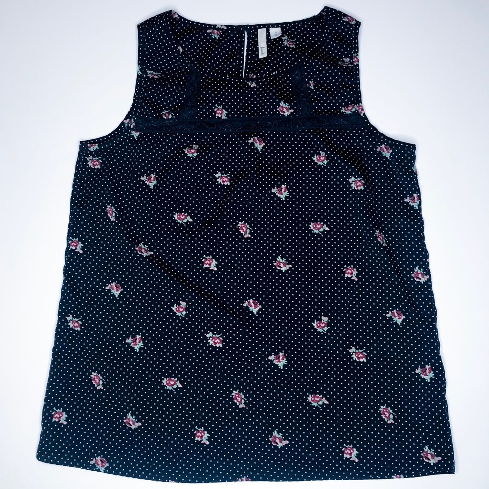 LIKE NEW✨ Frenchi Floral Top with Lace Detailing